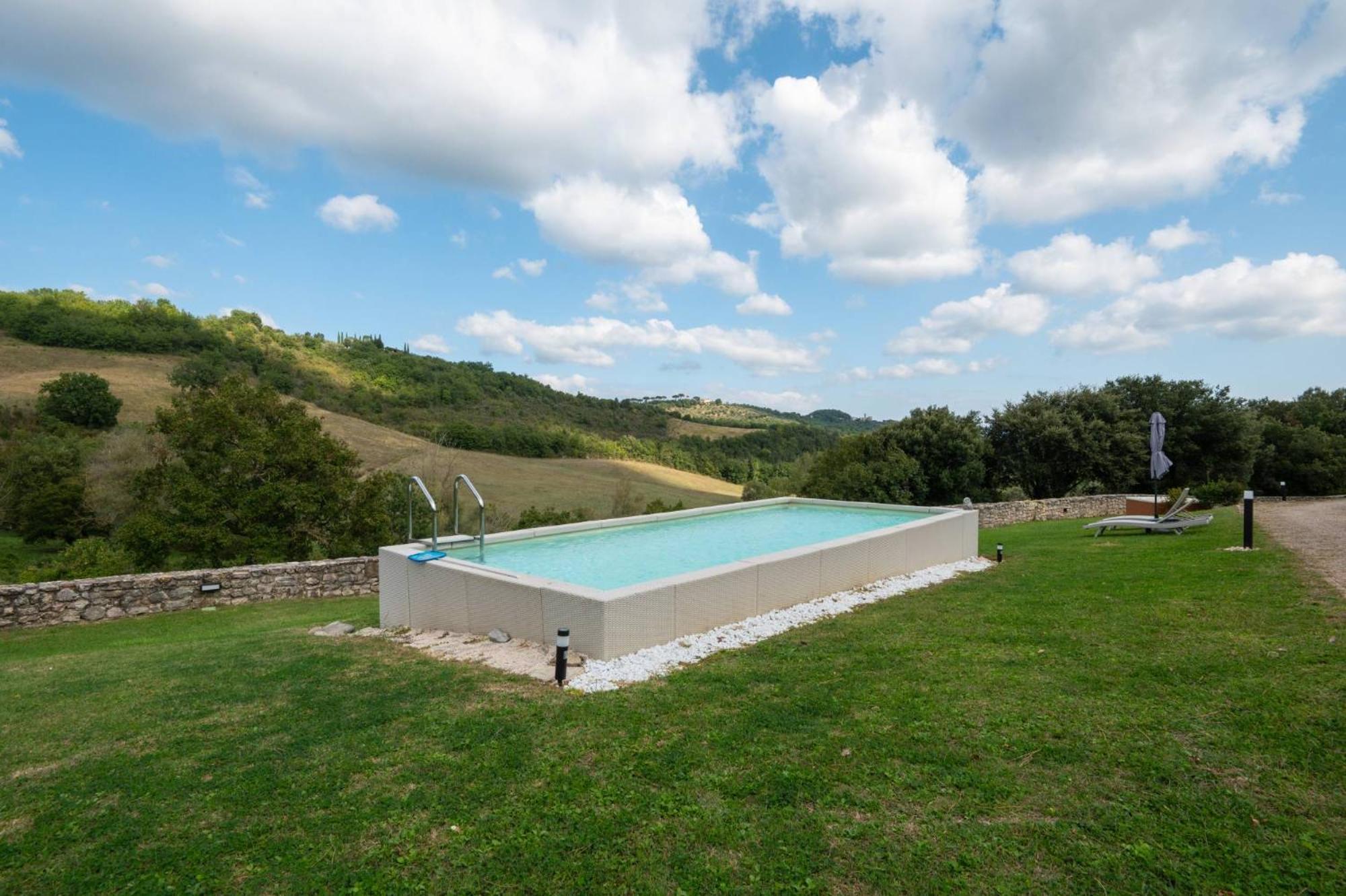 Antognola Castello Valenzino Bed & Breakfast エクステリア 写真