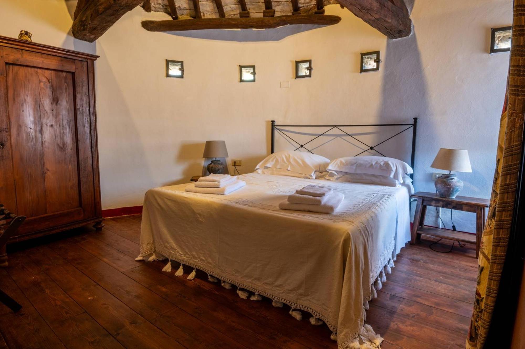 Antognola Castello Valenzino Bed & Breakfast エクステリア 写真