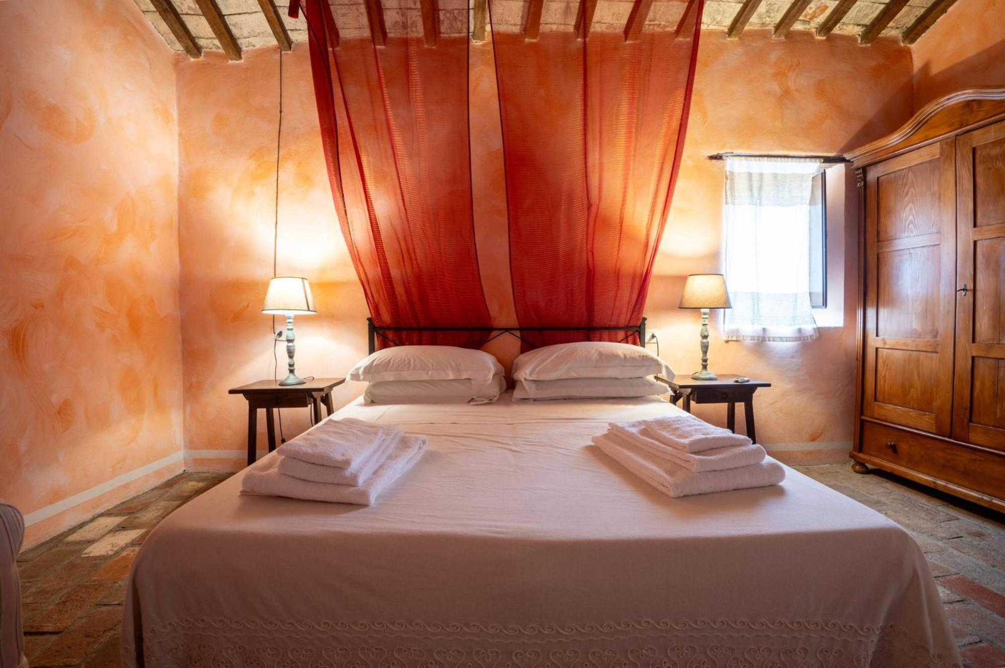 Antognola Castello Valenzino Bed & Breakfast エクステリア 写真