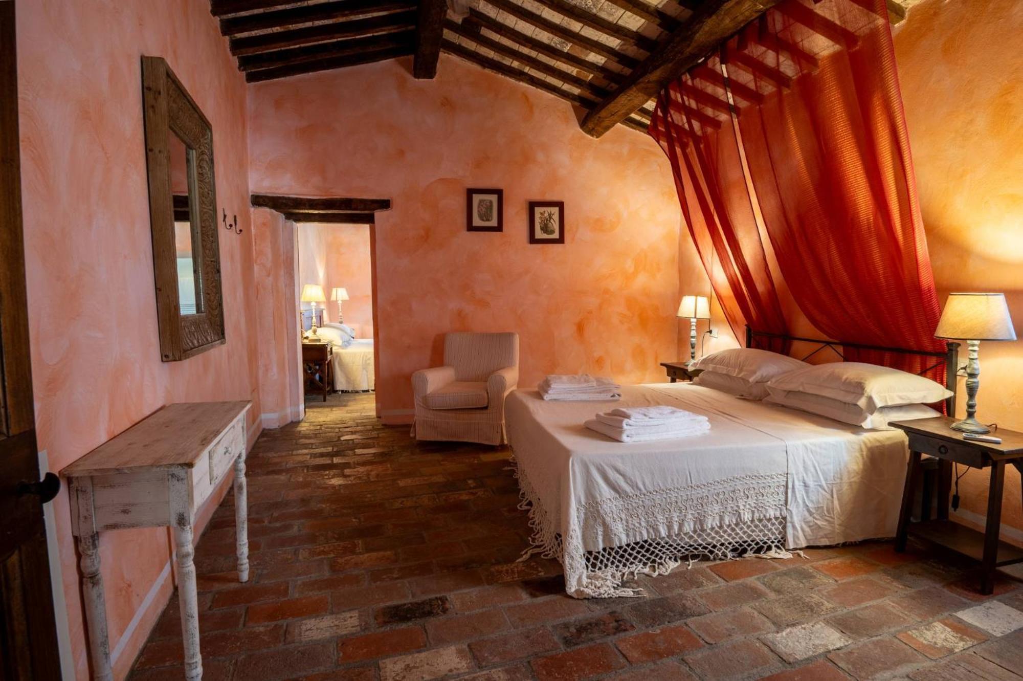Antognola Castello Valenzino Bed & Breakfast エクステリア 写真