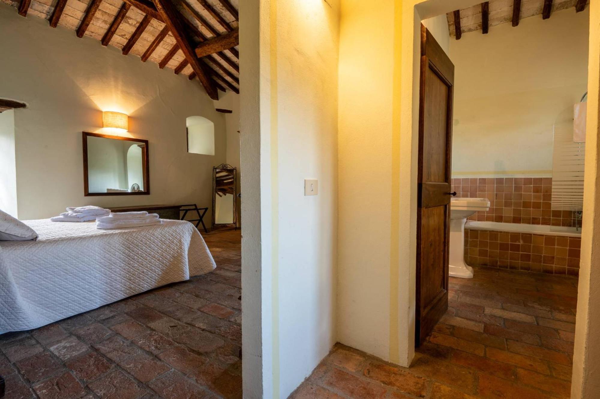 Antognola Castello Valenzino Bed & Breakfast エクステリア 写真