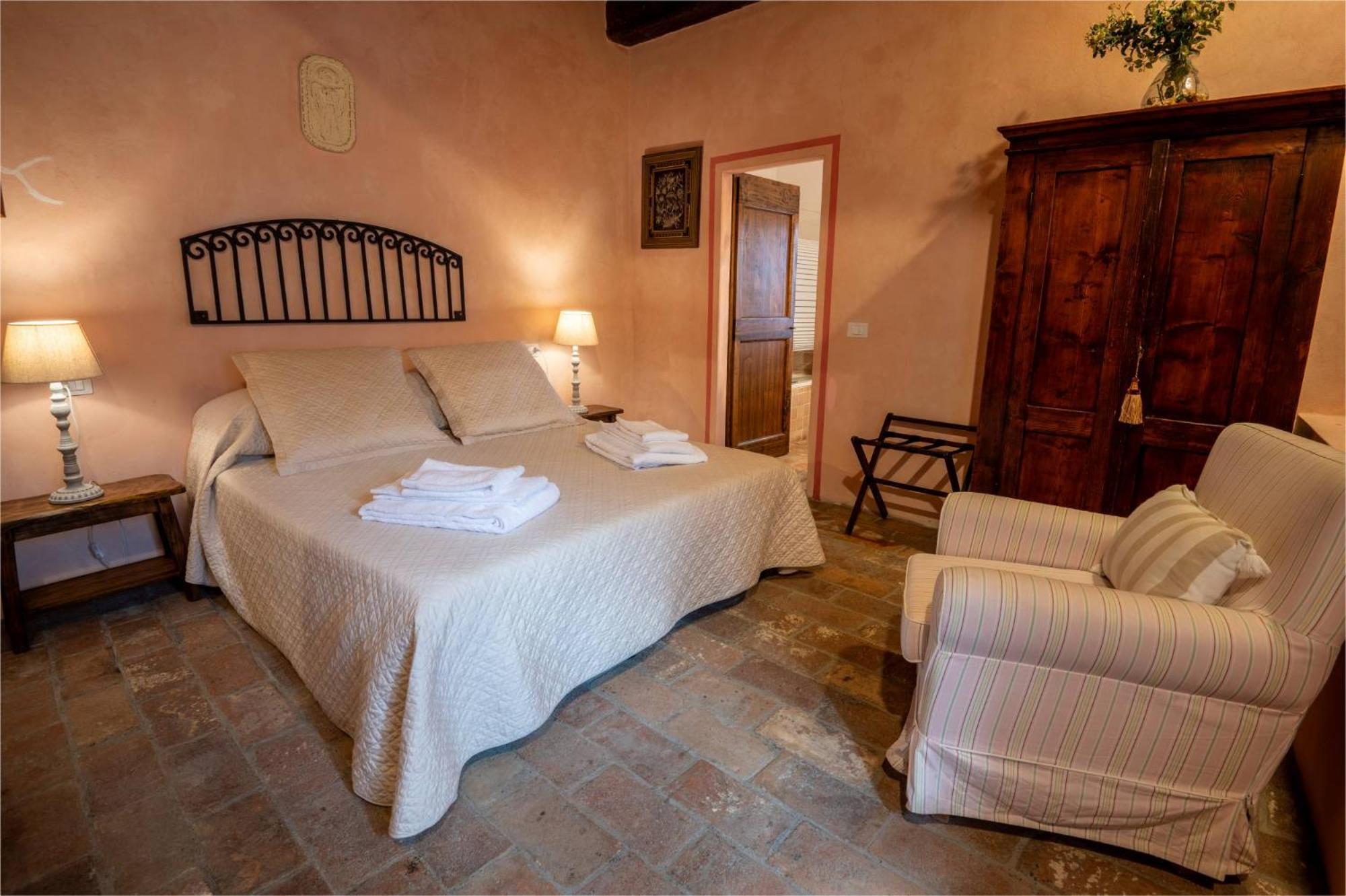 Antognola Castello Valenzino Bed & Breakfast エクステリア 写真