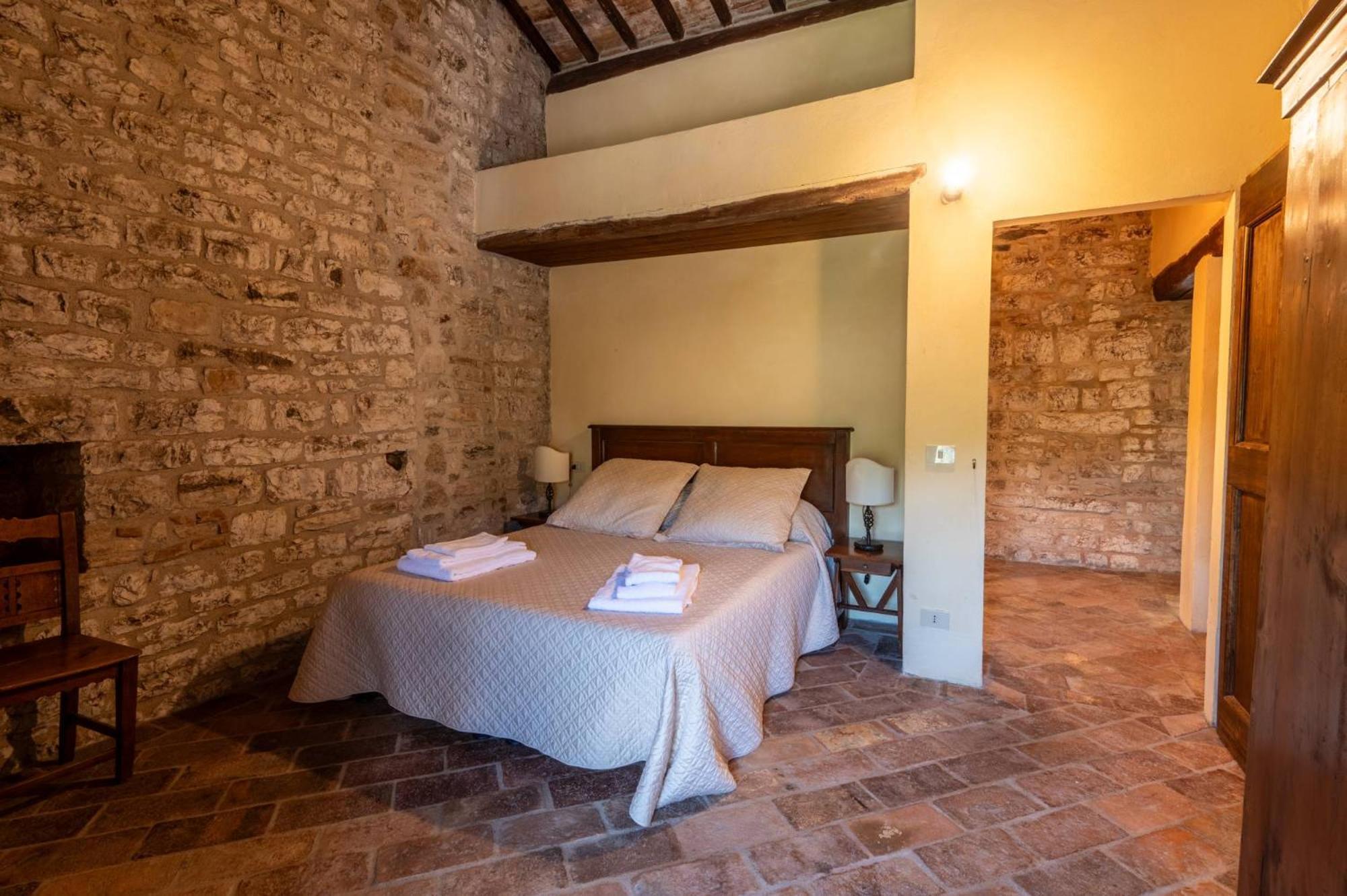 Antognola Castello Valenzino Bed & Breakfast エクステリア 写真