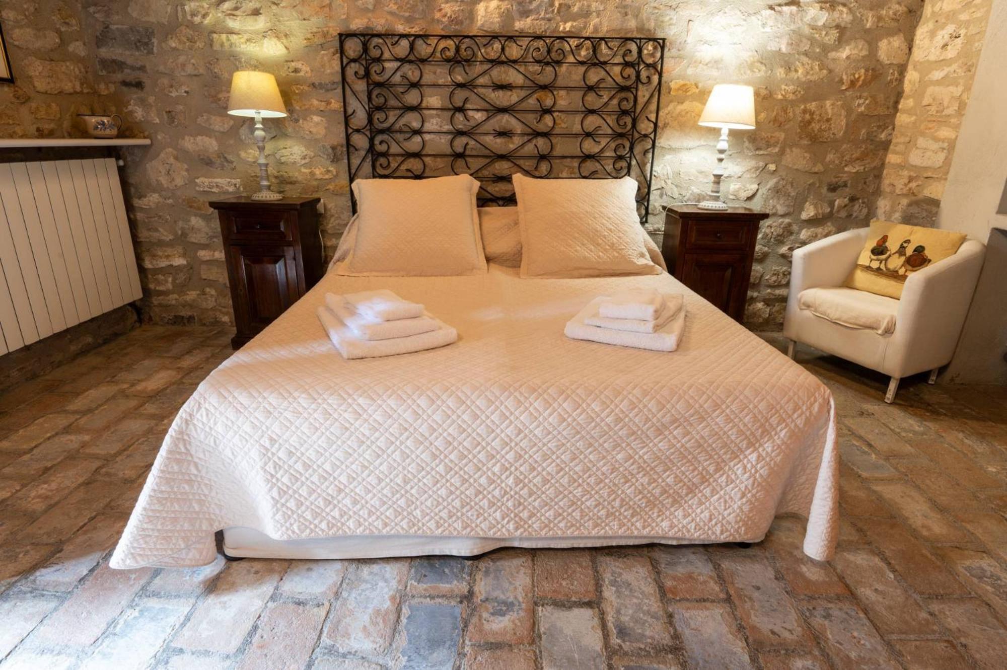 Antognola Castello Valenzino Bed & Breakfast エクステリア 写真