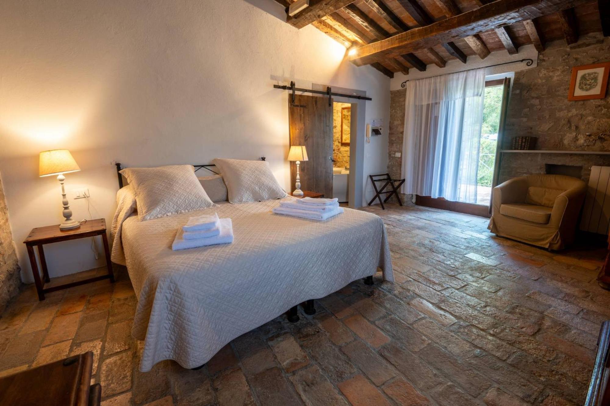 Antognola Castello Valenzino Bed & Breakfast エクステリア 写真