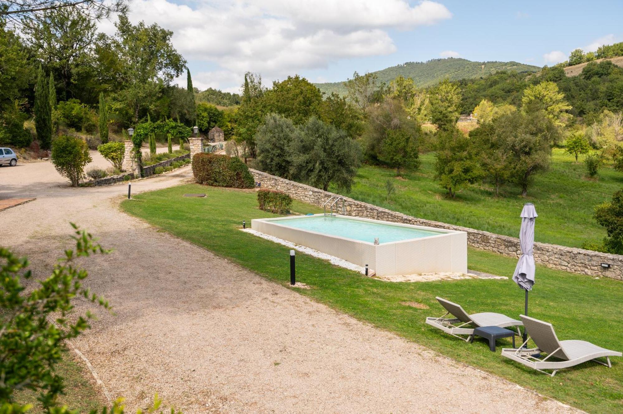 Antognola Castello Valenzino Bed & Breakfast エクステリア 写真